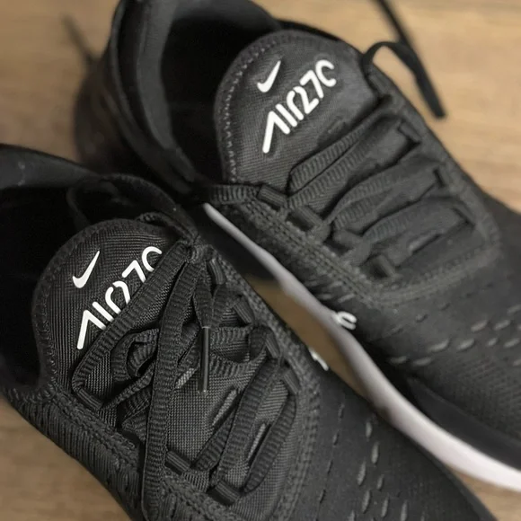 Nike Air Max 270 Sneakers - Picture 10 of 12